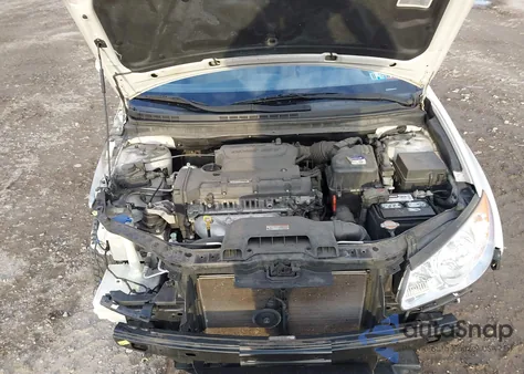 2010 Hyundai Elantra Gls z USA, uszkodzony, nr VIN KMHDU4AD1AU187155